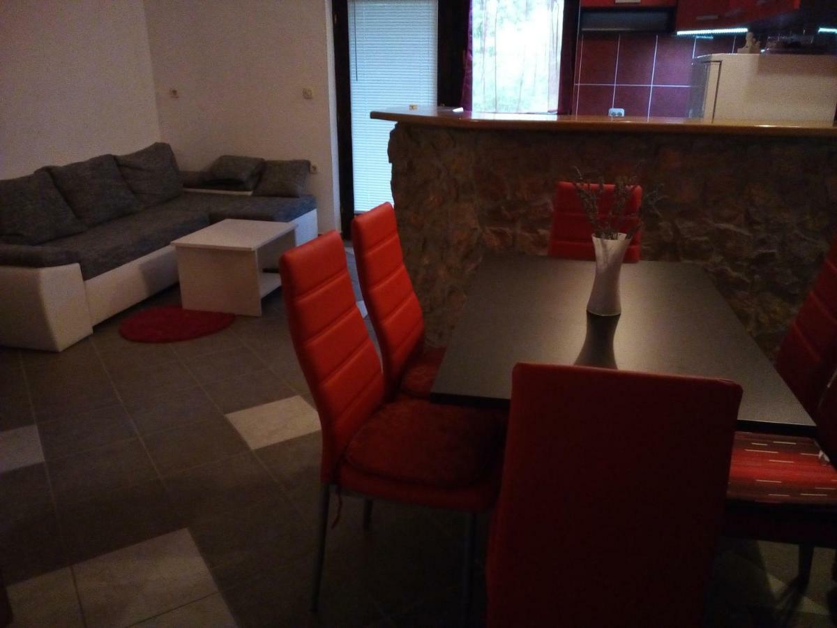 Studio Apartman Hrast Селине Экстерьер фото