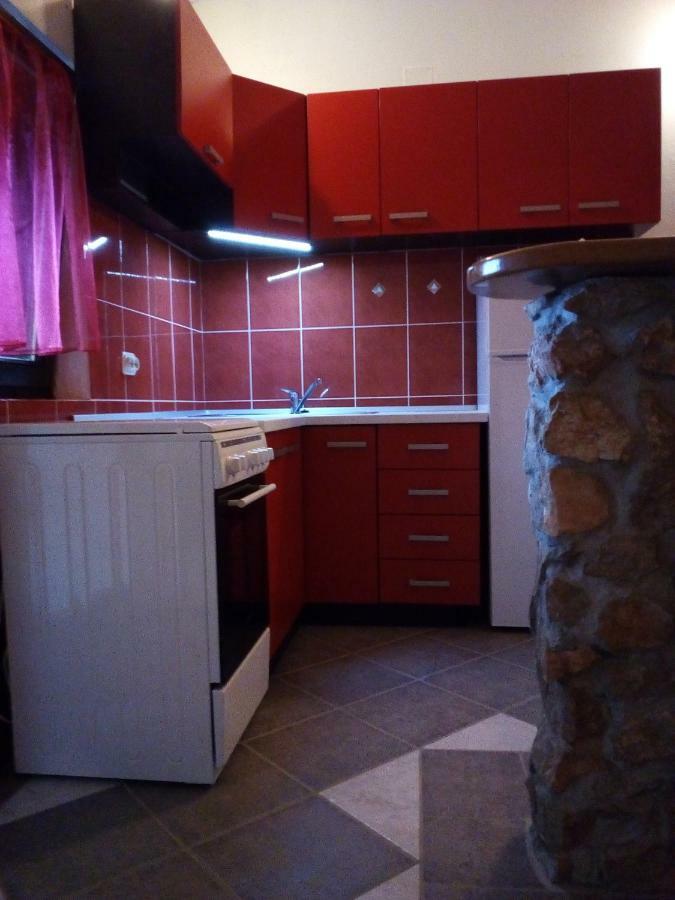 Studio Apartman Hrast Селине Экстерьер фото