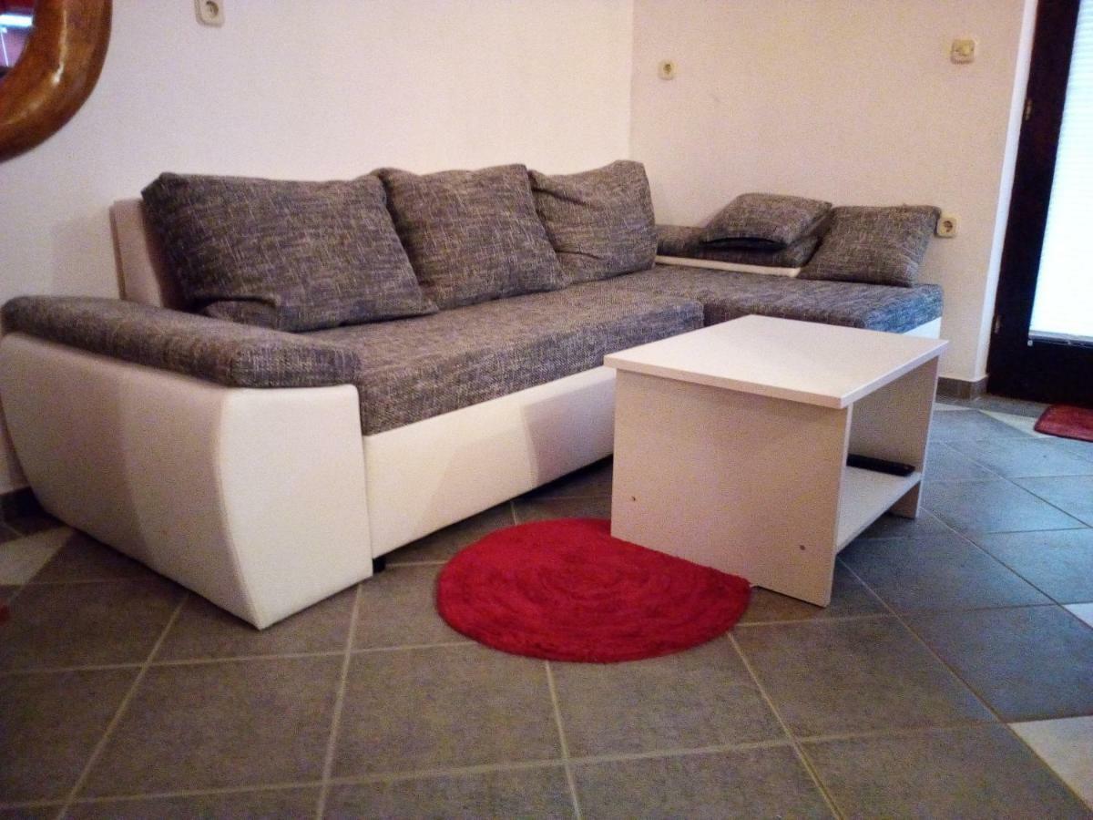 Studio Apartman Hrast Селине Экстерьер фото