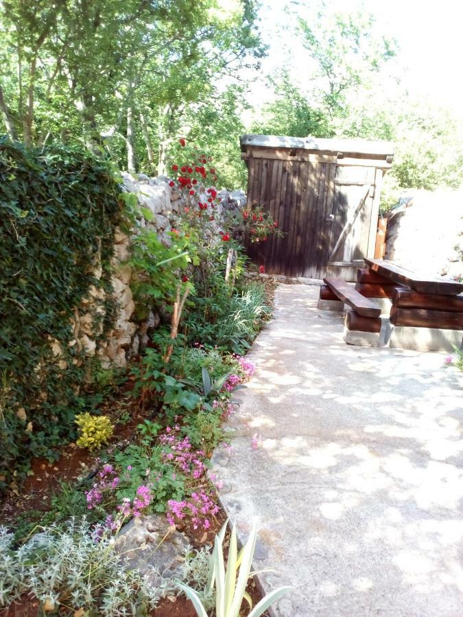 Studio Apartman Hrast Селине Экстерьер фото