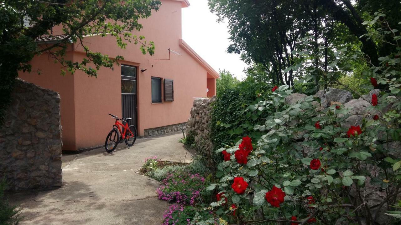 Studio Apartman Hrast Селине Экстерьер фото